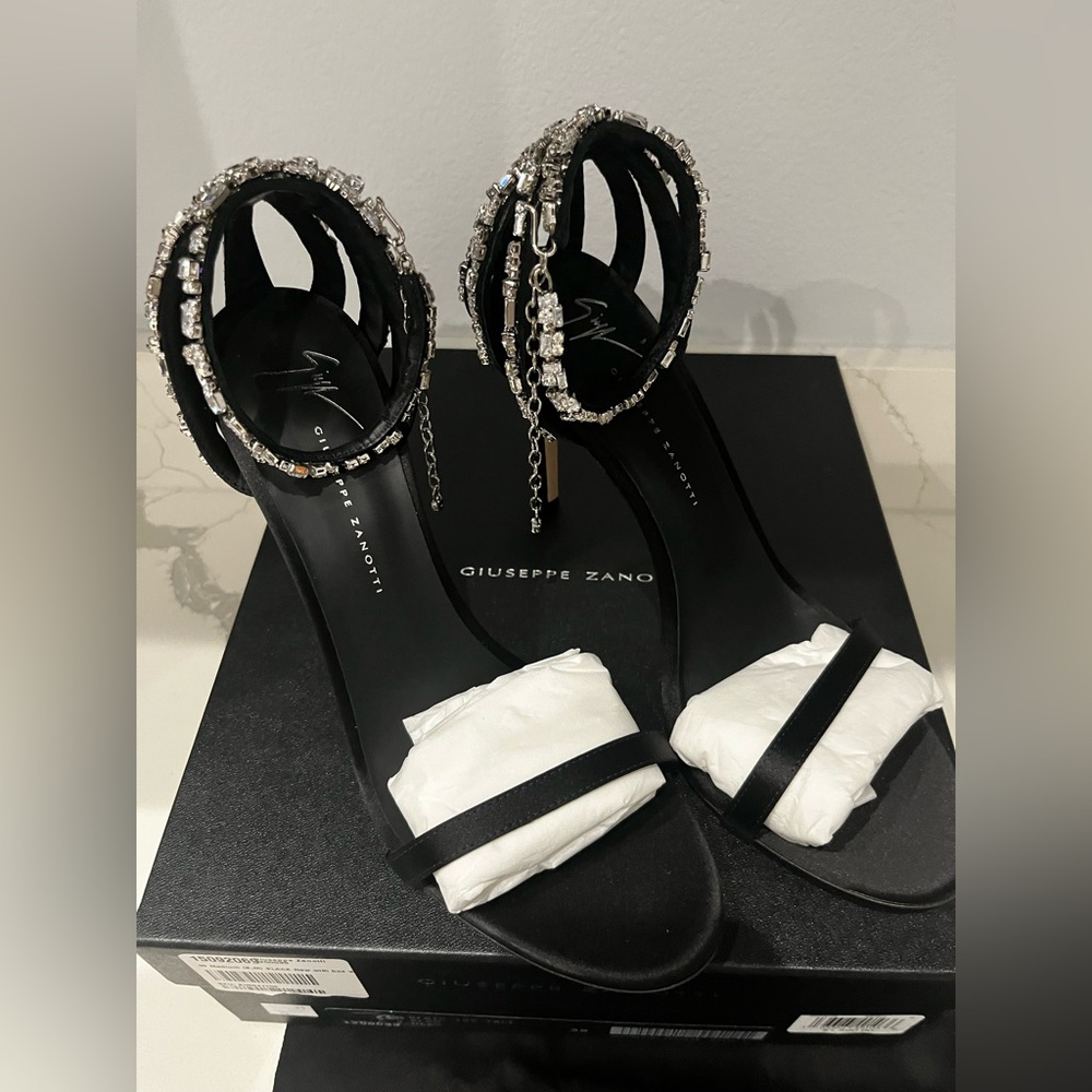 NIB Giuseppe Zanotti Adele Crystal 105mm Sandals Black Size 39 - Picture 4 of 10